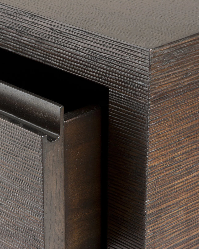 EICHHOLTZ | DRESSER BOWEN