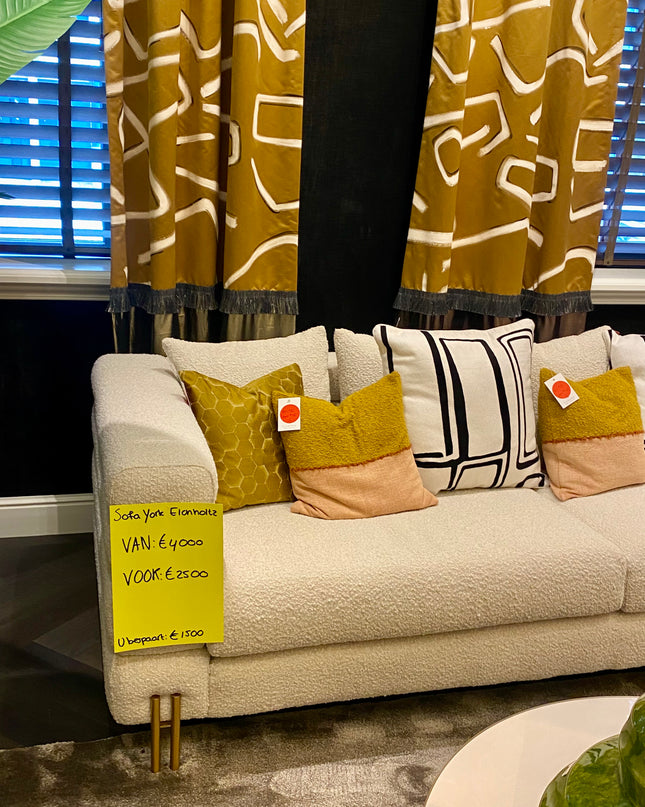 EICHHOLTZ | SOFA YORK - BOUCLÉ CREAM - SHOWROOM ARTIKEL